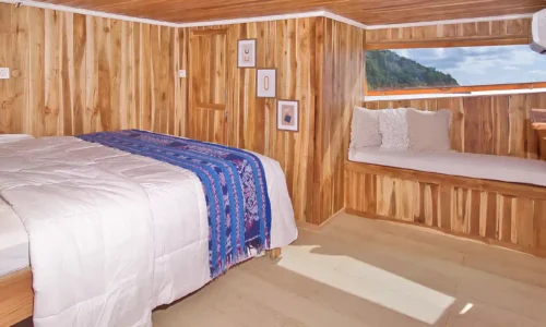 Malca-Voyages-Deluxe-Ocean-Cabin