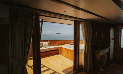 Zada-Nara-Master-Ocean-View-Cabin-1