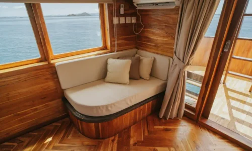 Zada-Nara-Master-Ocean-View-Cabin