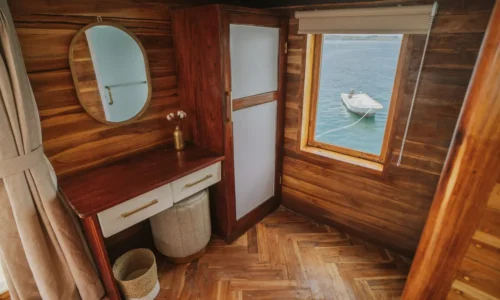 Zada-Nara-Master-Ocean-View-Cabin-Bathroom